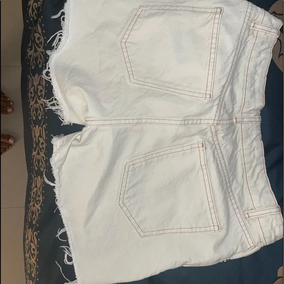 *sale! Zara cream/white button tie shorts - Picture 4 of 7